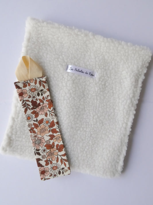 Housse livre "Moumoute" + marque-page